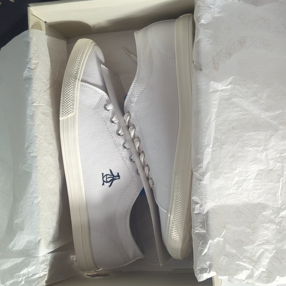 Penguin White Shoes (10M/11.5W) - Picture 6 of 7